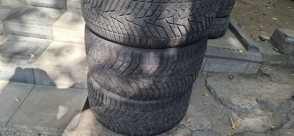 Yokohama zimni 275/40/21 oldi orqasi 315/35/21 kop yurmagan  yaponiya