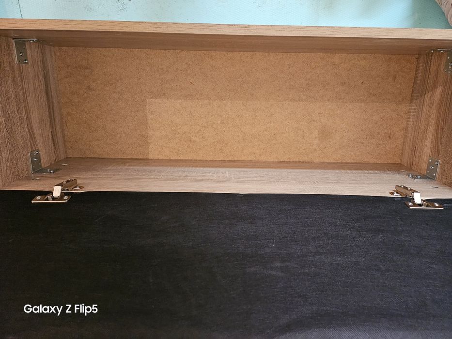 Пейка за коридор с място за съхранение