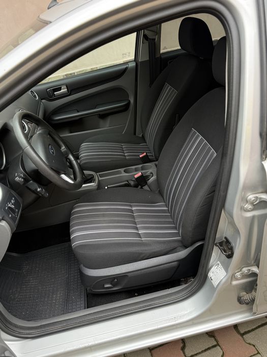 Ford Focus 1.6 benzina/ euro 5/ dublu clima/ scaun electric/ Germania