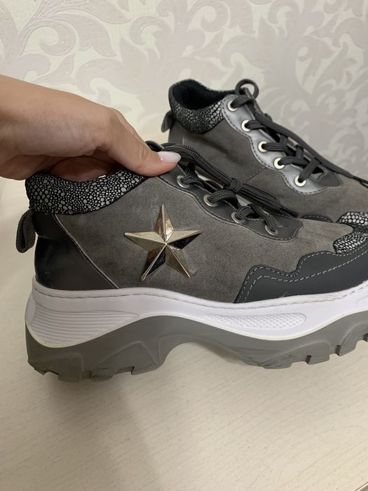 Осенние кроссовки