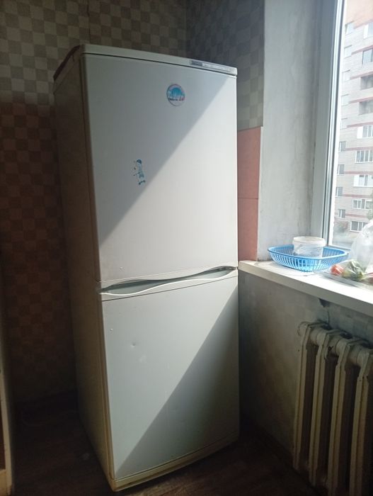 Продам холодильник Атлант б/у