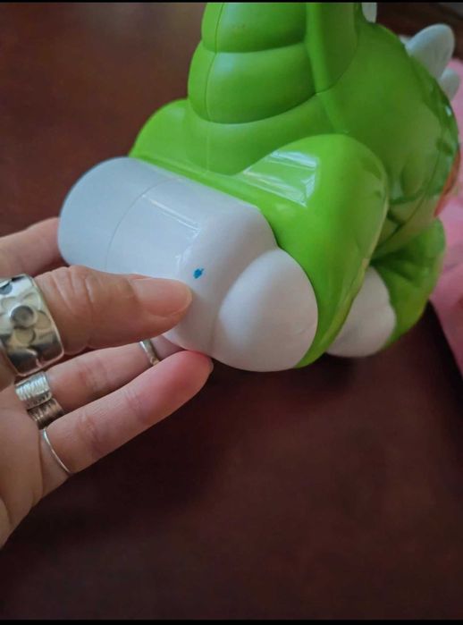 Jucarie dinozaur dansator