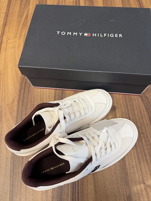 Нови кожени кецове Tommy Hilfiger