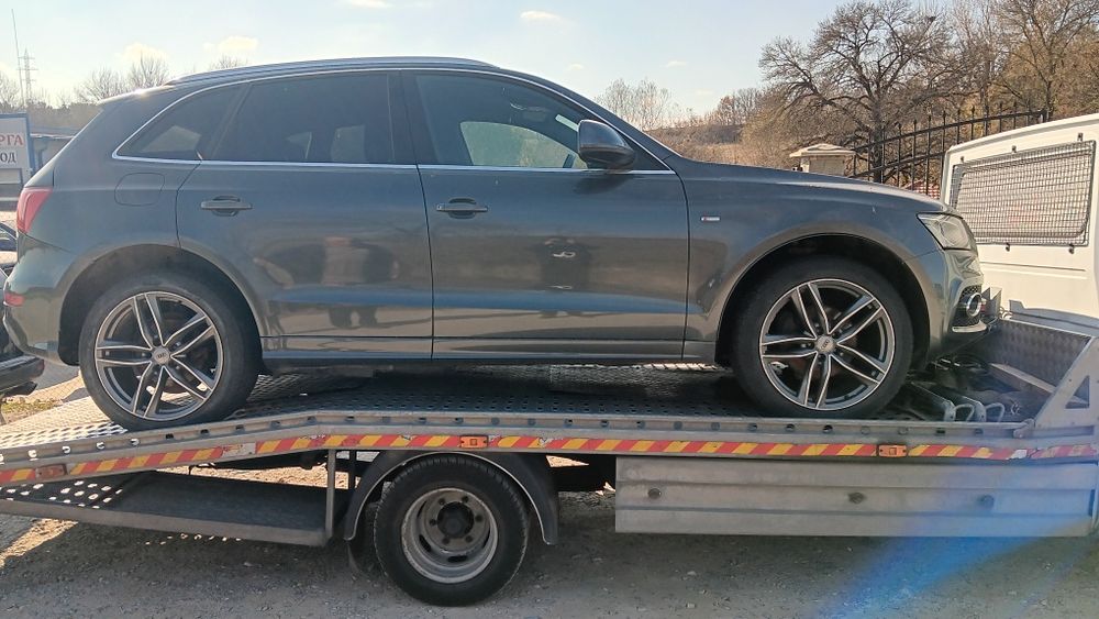 Audi Q5 2.0 TDI , 6 скорости, ръчка , 177 к.с. ,на части