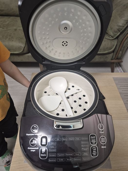 Продаётся мультиварка Polaris