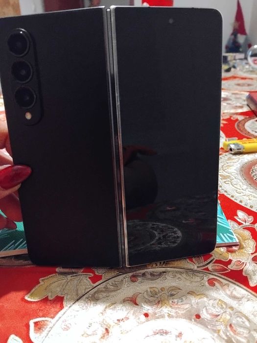 Samsung Galaxy Z Fold 4