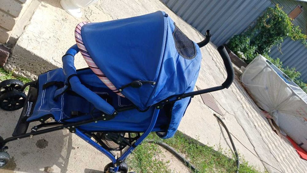 Продам  детскую прогулочную  коляску