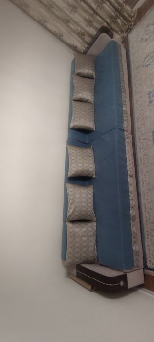 Продается раскладной диван в отличном состояний.