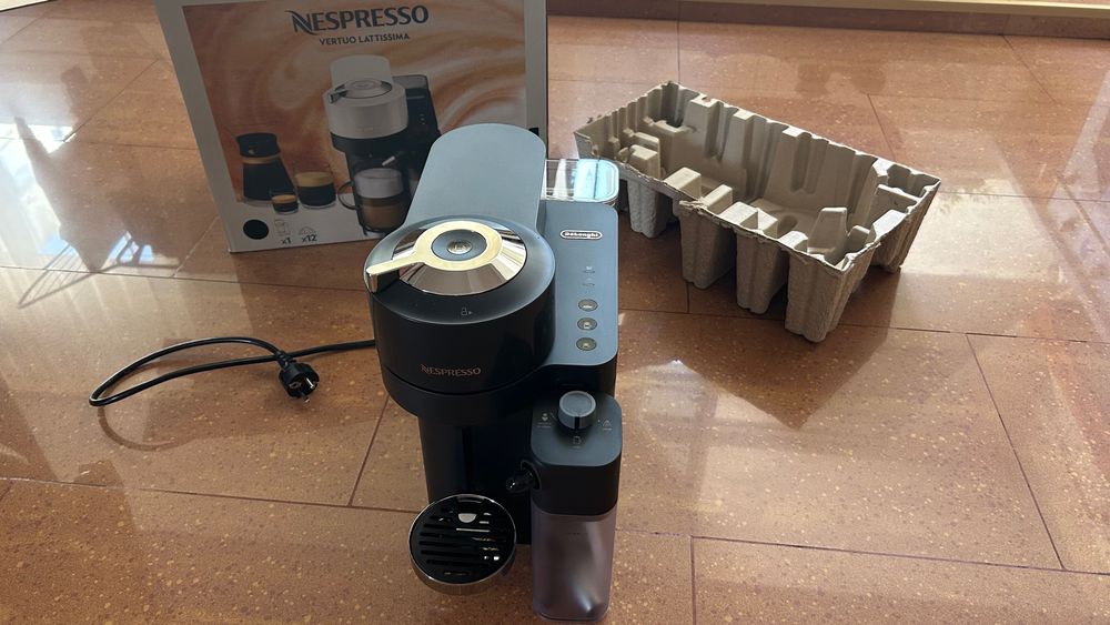 Espressor nespresso vertuo lattissima
