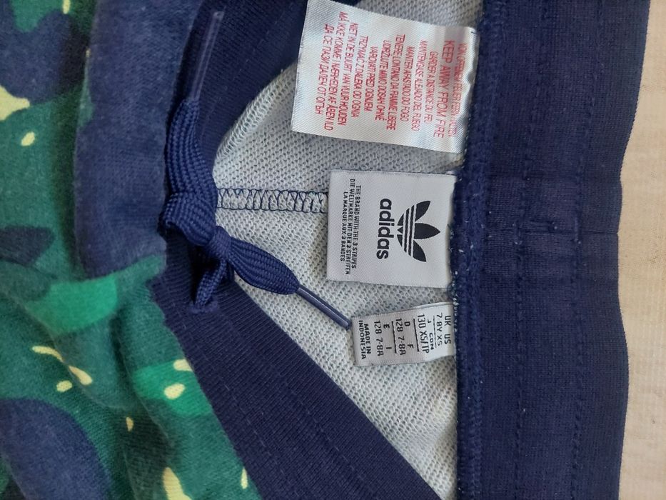 Pantalon scurt Adidas 7-8 ani