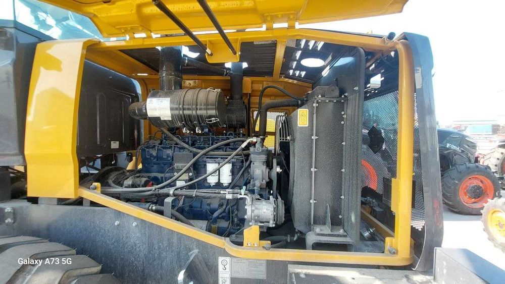 Фронтальный погрузчик XCMG XC936  1,8 куба  Джойстик - Рычаг