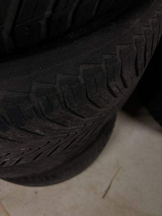 Michelin Cross Climate 2 / 245/45/R19 балонни узи