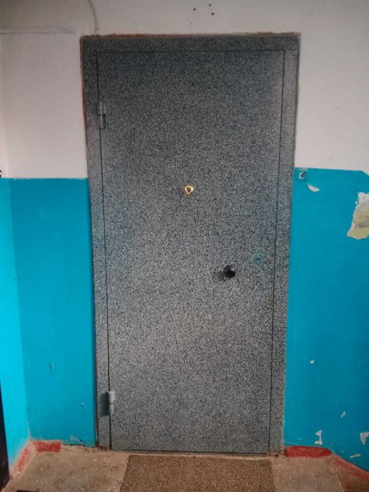 продам входную дверь