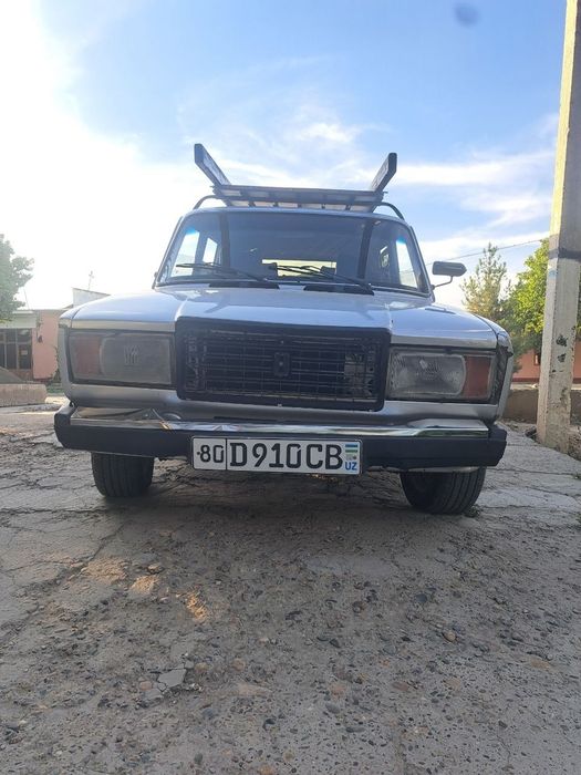 Vaz 2104 sotiladi
