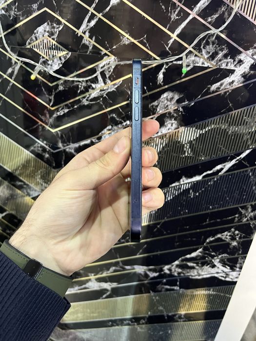 Продам телефон айфон 12 64Gb