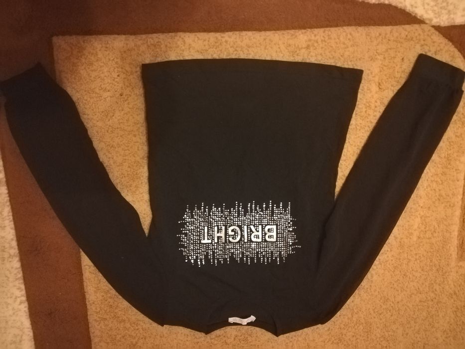 Bluza vârstă 9 ani, purtata o data, maneci din voal