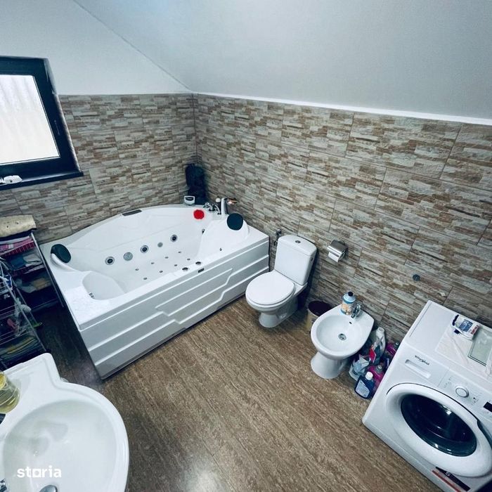 De vanzare Casa individuala cu piscina, situata in zona Cetate Lidl.