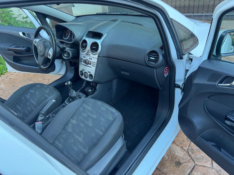 Opel Corsa an 2014;160000 km