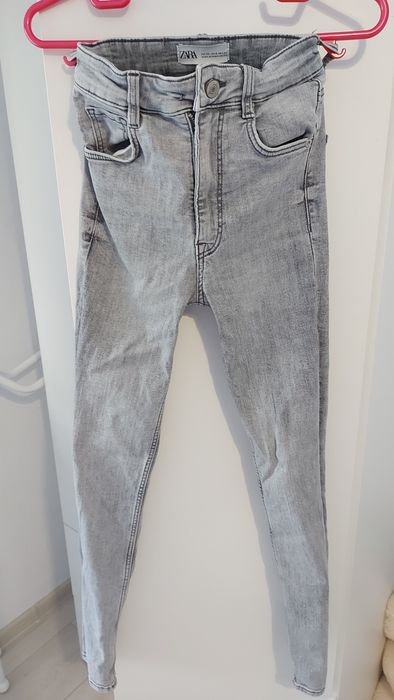 Vand blugi dama ZARA marimea 32