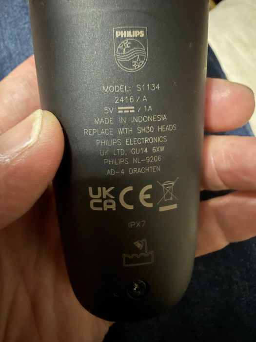 aparat de ras electric Philips Seria 1000 modelul S1134