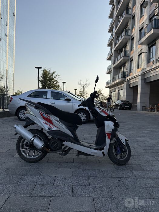 Скутер Kawasaki 150 кубов