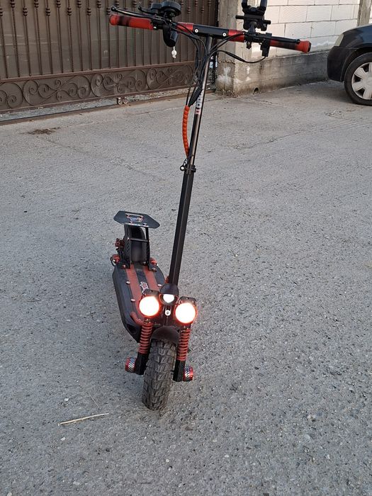 Vând trotinetă jrh