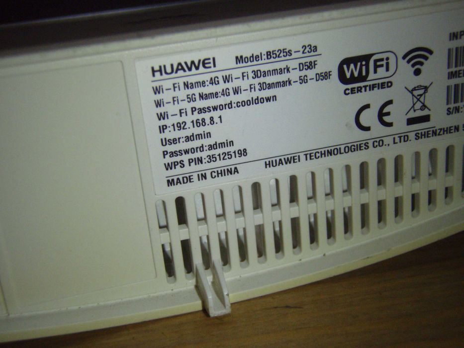 Router 4G LTE Huawei B525 functional in orice retea