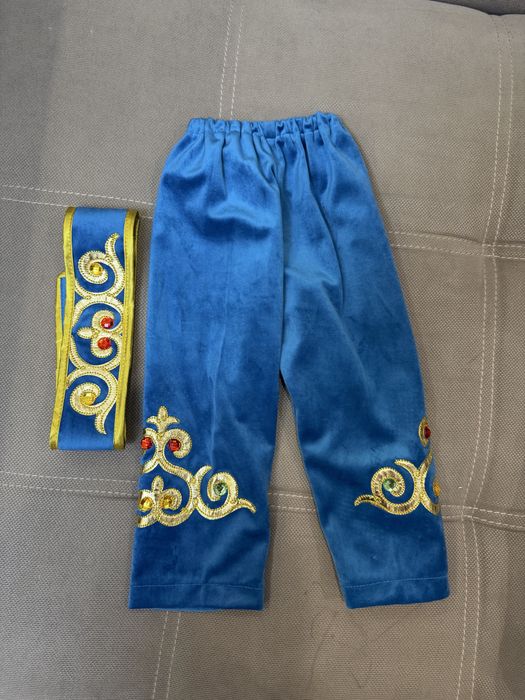 Продам шикарный костюм на мальчика