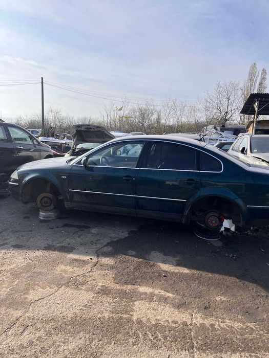 Фолксваген Пасат 2.5 дизел 2001 година на части