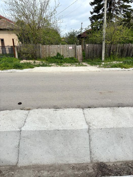 Teren intravilan cu casa Mavrodin