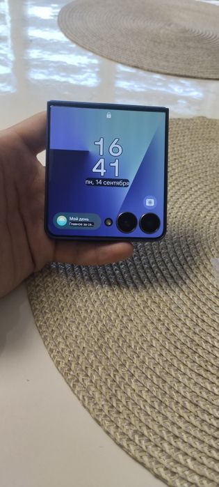 Samsung Galaxy Z Flip7 12/256 ГБ