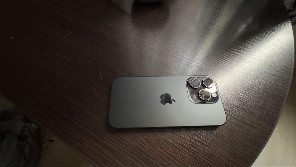 Iphone 16 pro с гарантией