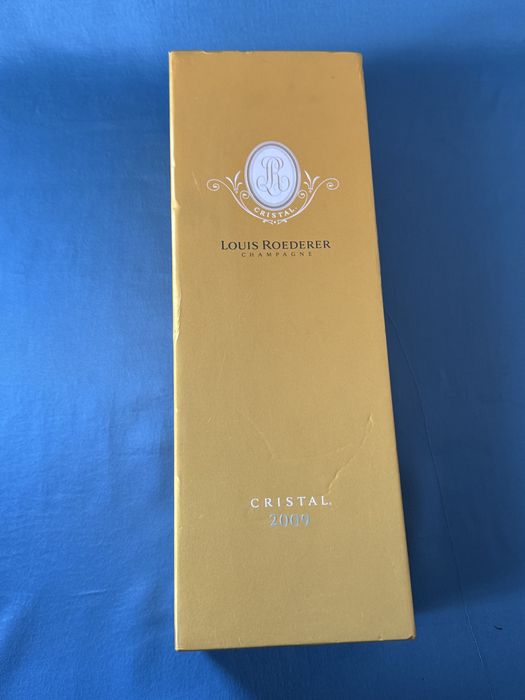ОРИГИНАЛНА Бутилка от шапнаско с кутия Louis Roederer Cristal 2009