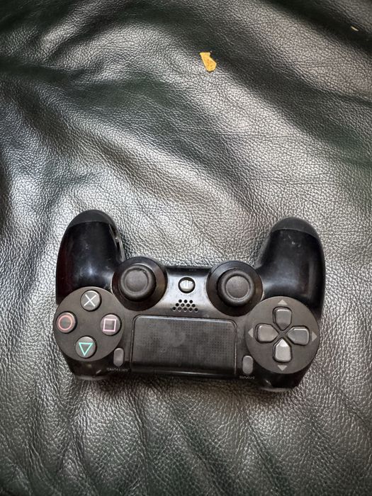 Плейстэйшн 4 slim сатылады