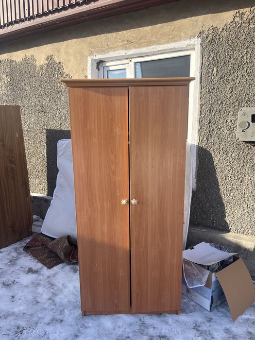 Продам шкаф для вешалки одежды