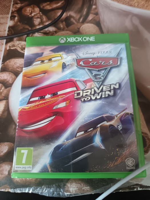 Vând joc Xbox one cars