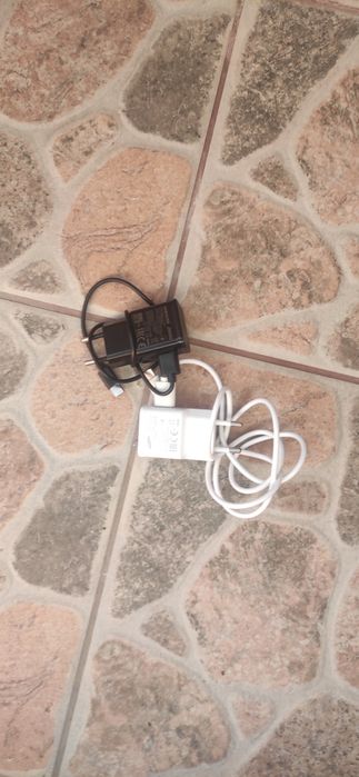 doua încărcătoare originale Samsung