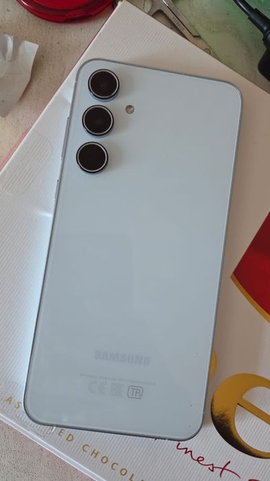 Продаётся телефон