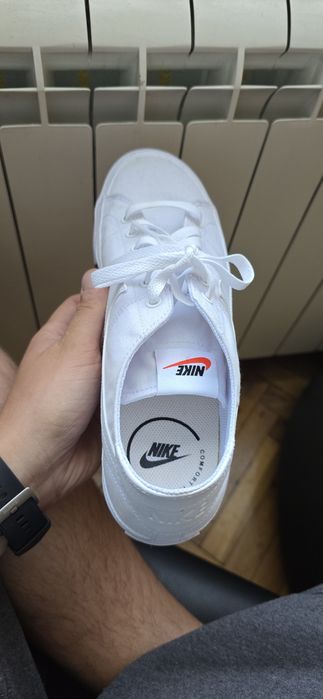 Бели кецове nike номер 45