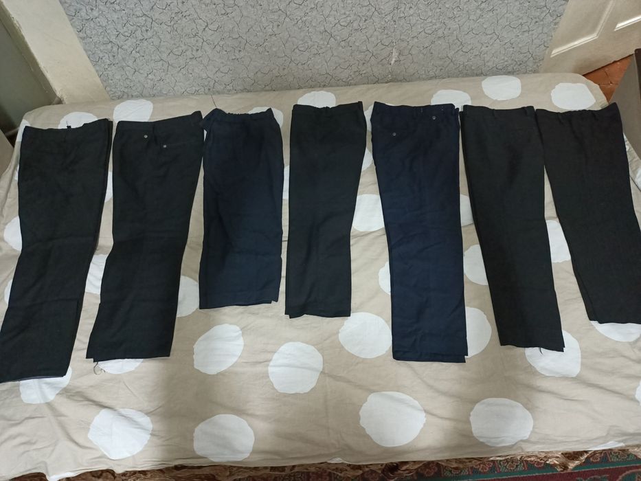 Продам брюки классические школьные