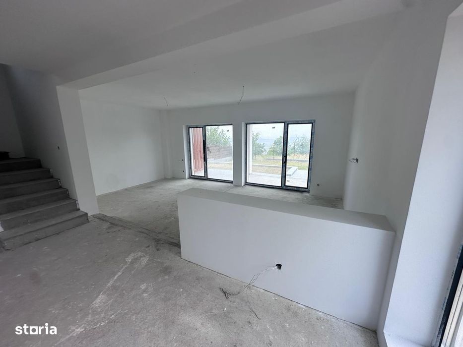 Casă nouă cu garaj și 7 camere, Feleacu