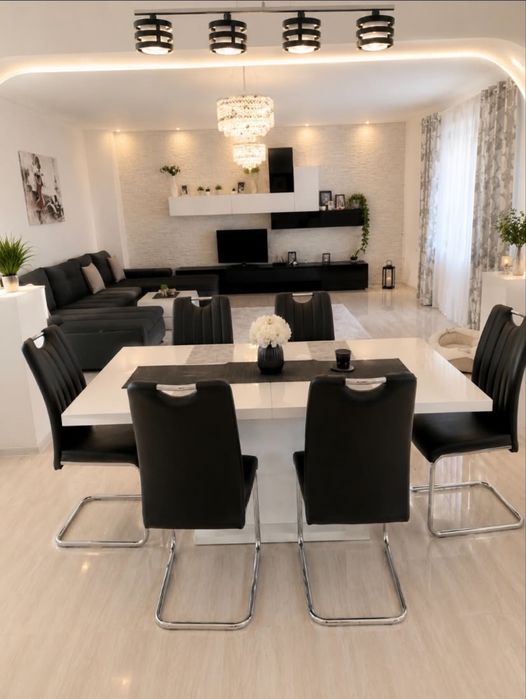 Vila De Vânzare in centrul Comunei Vinga