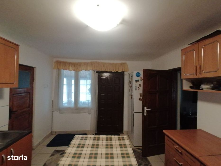 PROPRIETAR -  Casa cu teren de vanzare