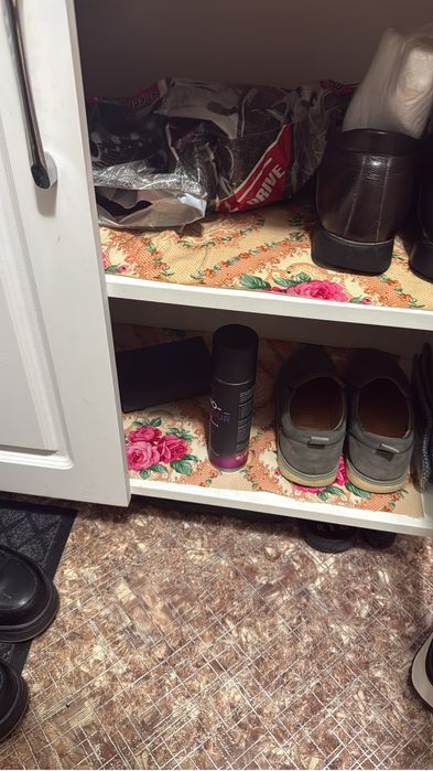 Продам тумбочку для обуви