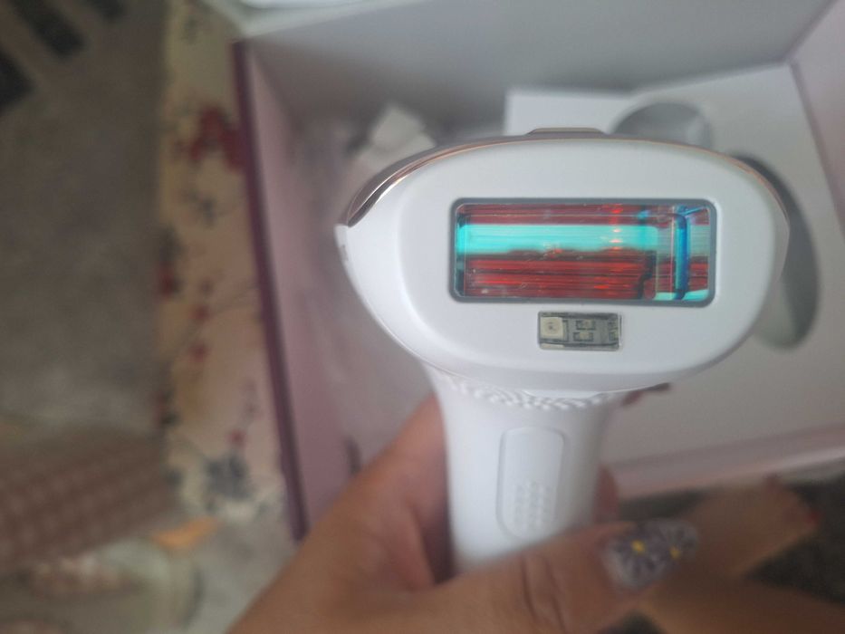 Фотоепилатор Philips Lumea BRI922/00 като нов