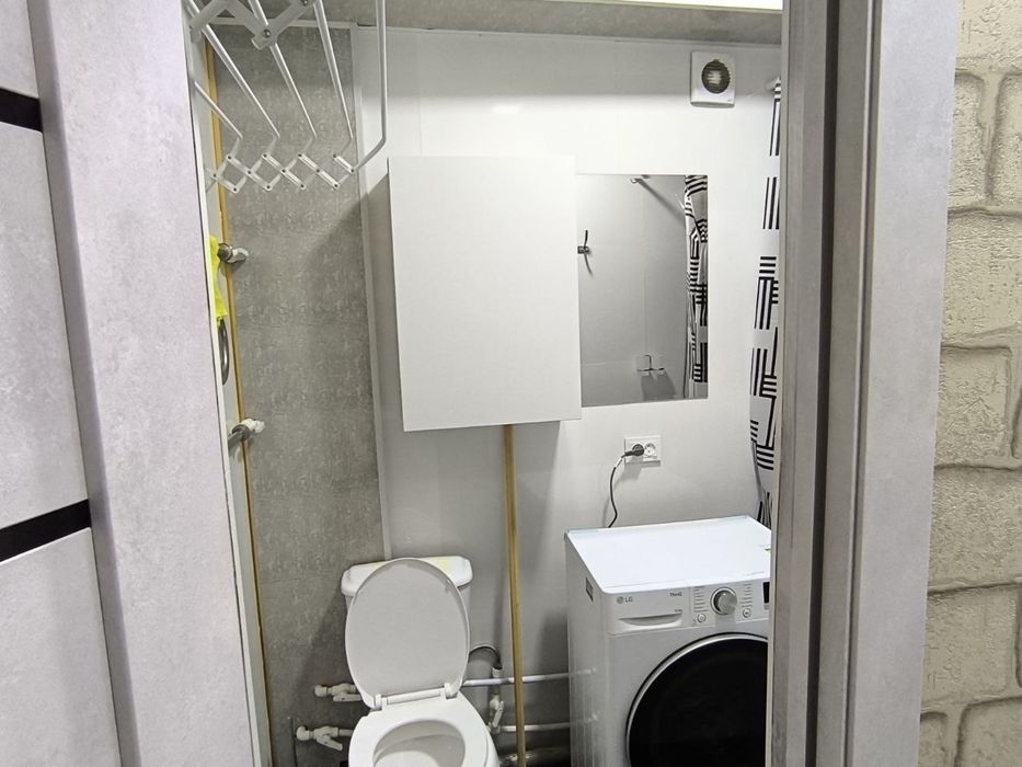 Юнусабад 2 квартал. Продается квартира  1/3/4