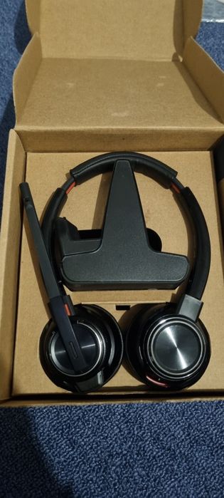 Casti, docking si altele