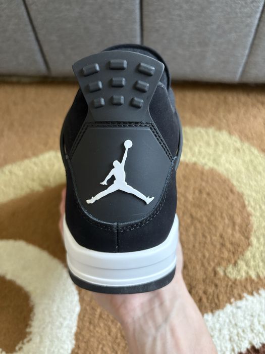 Jordan 4 White Thunder