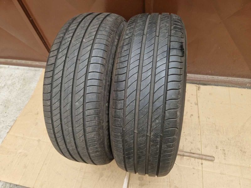 2 Michelin R17 215/60
летни гуми
DOT1321