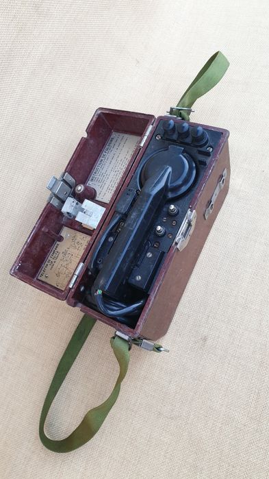 Telefon militar  F-1600